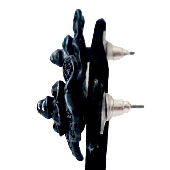 Black Flower Earrings Enamel Filigree Metal Rhinestones Lace Victorian Goth Vtg. - Picture 4 of 14